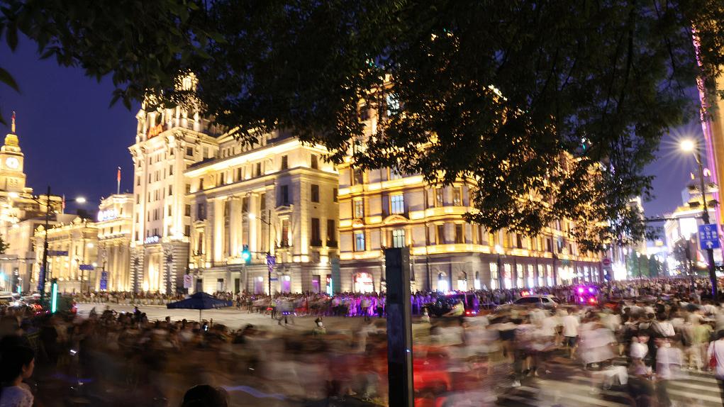 安吉升客流统计最新资讯:豫园端午节客流高峰!警力现场应急!(图1) 324.jpg