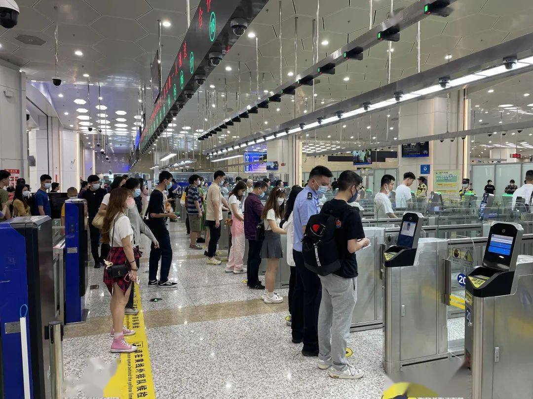 珠海边检总站横琴边检站统计数据显示今年迎客逾710万人次(图1) 12811f805d7a4d0884e30613ebb671b9.jpeg