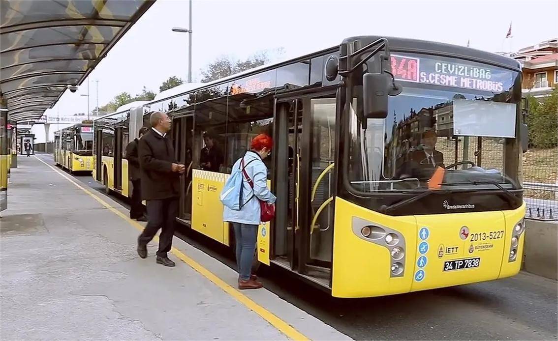 怎么计算上下车乘客数量?公交车客流统计系统车载客流统计摄像机的应用(图1) 1234.jpg